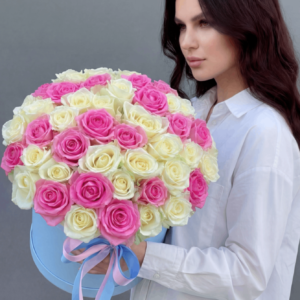 Моно из 41 розы в шляпной коробке