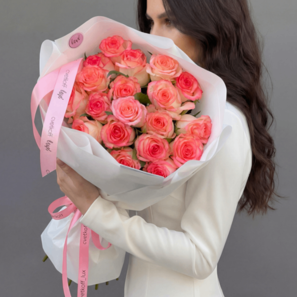 Моно из 19 роз Джумилия