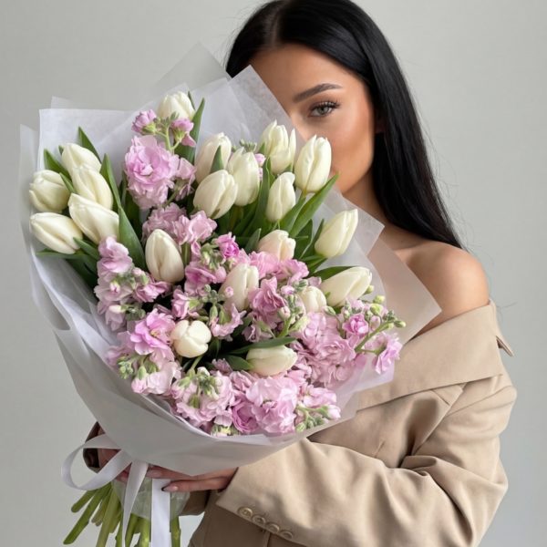 Дуобукет из тюльпанов и маттиолы