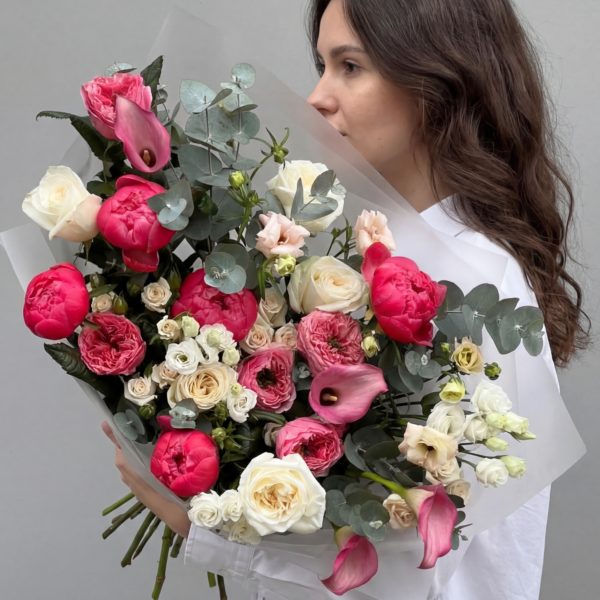 Авторский букет " Садовая свежесть" в ягодных оттенках